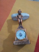 Figurka "sikający chłopiec"z Brukseli