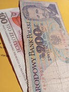  banknot PRL 200 zł i 100 zł oraz wydruk ilustracji 2 x antyrama A4 dodatki