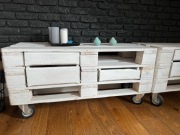 Zestaw mebli z palet - łóżko, ława, biurko, komoda