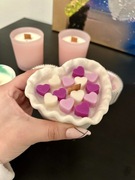 Serduszkowa świeca sojowa 100 g w gipsie polimerowym - handmade