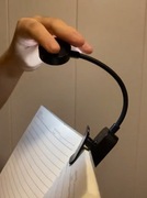 Lampka z klipsem do czytania.