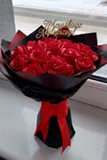 Wieczny bukiet 16 czerwonych róż ze wstążki Prezent na każdą okazję 