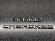 Emblemat przedni jeep grand cherokee