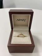 Pierścionek z brylantem 