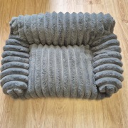 Nowy kojec dla malego psa/kota