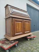 Holenderski sekretarzyk z klapą.