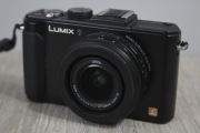 Panasonic Lumix DMC-LX7 10.1 MP Leica DC Vario 4.7-17.7mm f/1.4-2.3 