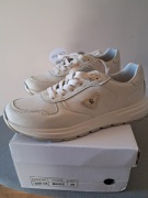 Buty sportowe rozm.39/25 skórzane Santorio