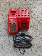 Ładowarka Milwaukee M12 M18, model 120V na rynek US/CA