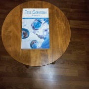 Książka „DAWCA” Tess Gerritsen thriller medyczny