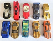 10 resoraków MATTEL, skala 1:64, auta sportowe