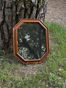 Piękne lustro vintage w jasnej drewnianej ramie