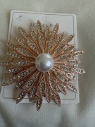 Błyszcząca dwuwarstwowa broszka