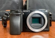Sony A6000 (body) bezlusterkowiec, niski przebieg
