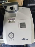 Vivitek D757WT oraz Zoomer ELMO L-12