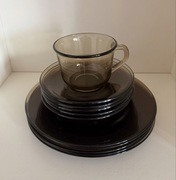 Zestaw szklanka talerze talerzyki