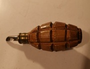 Otwieracz do kapsli w kształcie granatu