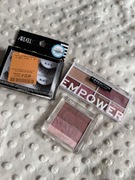 Zestaw kosmetyków do makijażu - paleta cieni - róż do policzków