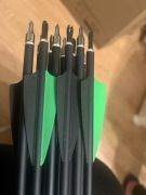 Zestaw 12 strzał do łuku o długości 80 cm karbonowe NOWE