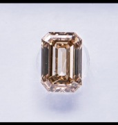 Diament 0.38 ct IGI Natural Fancy Brown Yellow – szlif szmaragdowy