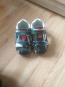 Mam do sprzedania sandaly chlopiece cena 40zl rozm