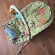 Leżaczek, bujak  do karmienia