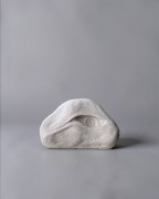 Ręcznie robiony ceramiczny serwetnik „Kamienne Oko” – styl wabi-sabi