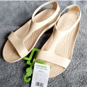 Crocs crocsy serena sandały w9 w 9 nude krem 