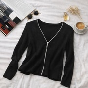 Czarna Damska bawełniana Bluza/Kardigan z Dekoltem i Zapięciem 