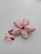 Różowa ozdobna gumką na kok