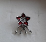 Charms Stranger Things ruchomy Demogorgon srebro p.925