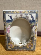 Porcelanowa japońska ramka na zdjęcie z pawiem
