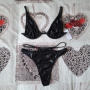Dwuczęściowy woskowany strój kąpielowy Nasty Gal