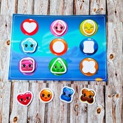 Układanka na rzepy Montessori. Zabawka edukacyjna.  Kształty 