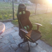 Fotel gamingowy w dobrym stanie. 