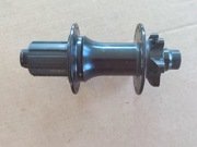 czarna piasta na tarcze, gruba oś