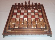 Szachy , bursztyn bałtycki ,żywica jubilerska,  mosiądż , masa perłowa.