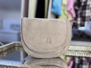 Elegancka torebka na ramię w kolorze jasnego beżu