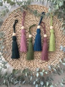 Chwost zawieszka drewno handmade boho makrama