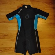 Dziecięca krótka neoprenowa pianka TRIBORD na 6 lat 115/124 cm. 