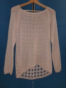 PUDROWO RÓŻOWY SWETEREK Z DZIURAMI NA PLECACH ROZMIAR S M