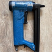 ZSZYWACZ TAPICERSKI PNEUMATYCZNY BizeA-380/16-400