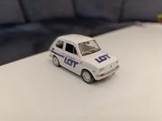 Samochód PRL model Fiat 126p resorak PLL LOT lotniskowa  obsługa samolotów