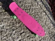 Różowa Play Ground Deskorolka fiszka neonowa miętowe kółka zwrotna