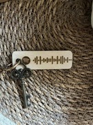 Drewniane breloki z grawerem Spotify / personalizowane – 2 szt.