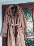 Kozuszek brazowy lekki z paskiem 38