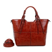 INES DeLAURE Wygodna torebka camel A-242