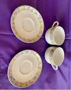 Zestawu dwóch filiżanek z Białej porcelany