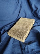 Drapak dla kota z kartonu 15x22cm dwustronny