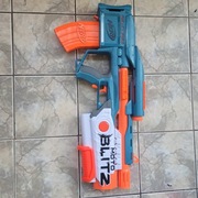 NERF Elite 2.0 Motoblitz CS-10 – używany, bardzo dobry stan + strzałki